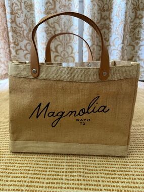 The Magnolia Script Market Tote. NWT